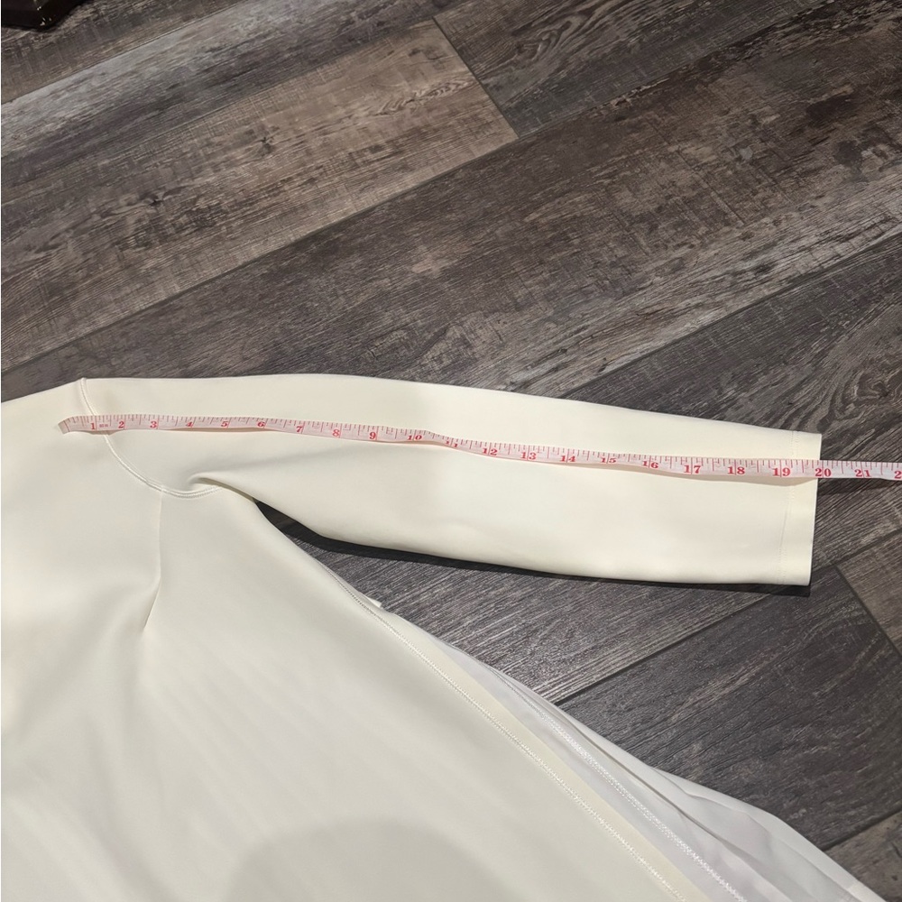 Lululemon Athletica White Pleated Back Blouse - Picture 10 of 12